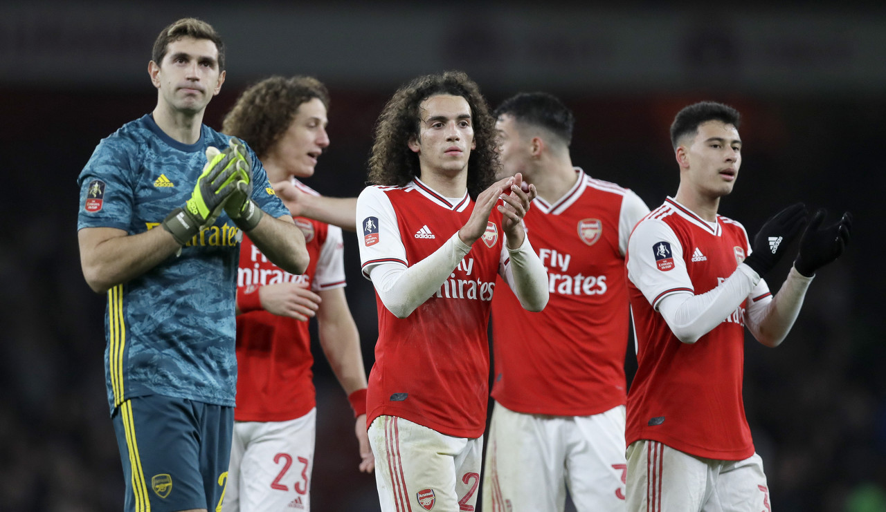 真正意义上的倒钩之王。很多其他球员所谓的倒钩其实...（真正的倒钩之王：别再把那些动作当倒钩）