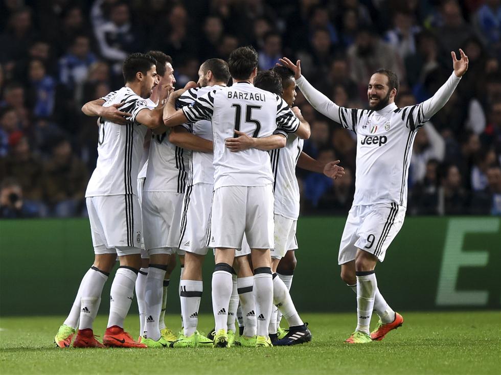 巴西女排3-2战胜日本女排，夺得世女排联赛半决赛冠军。（巴西女排五局险胜日本3比2，摘得世女排联赛半决赛桂冠）