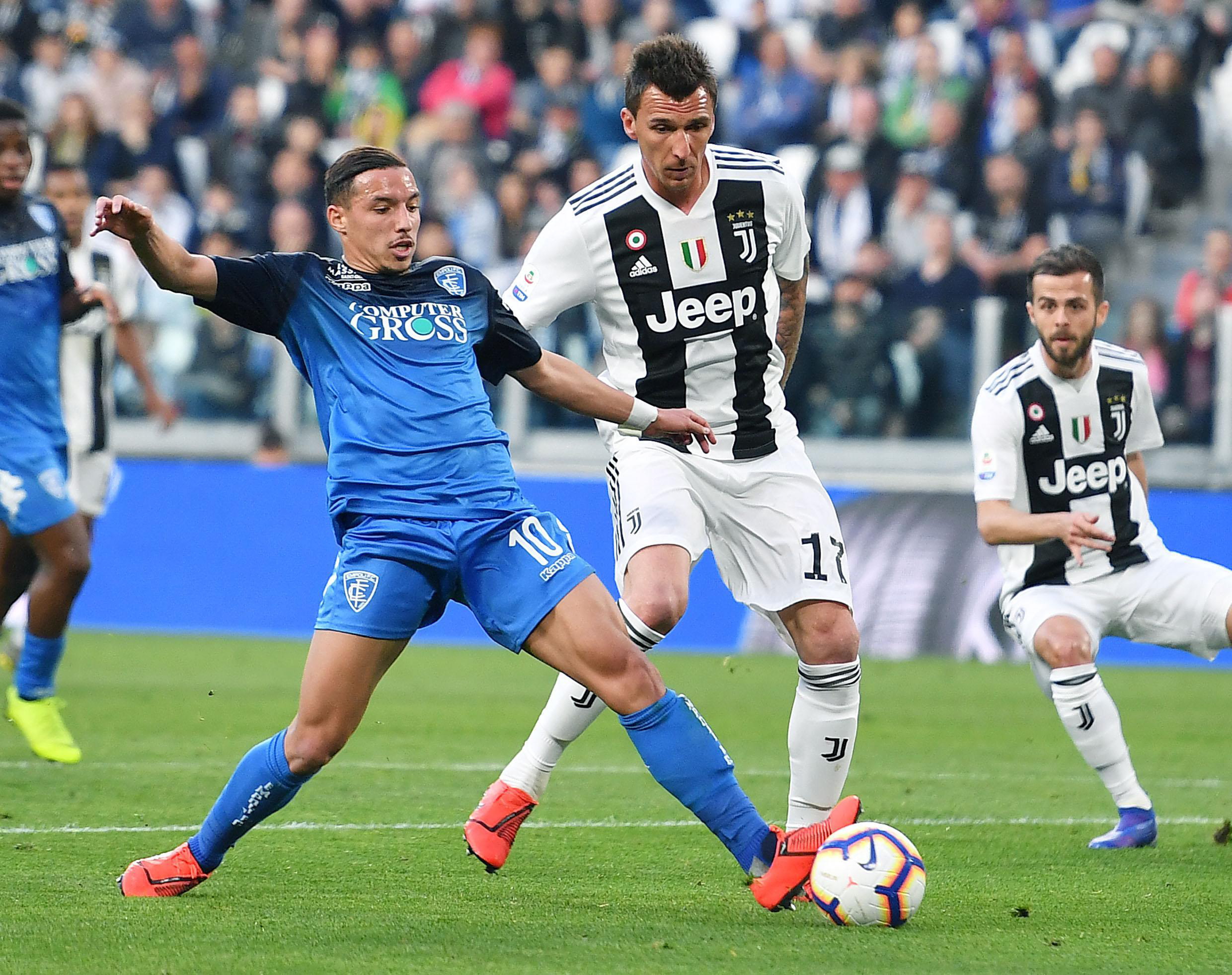 世界第一盘带？看他就够（盘带谁称王？看他就够了）