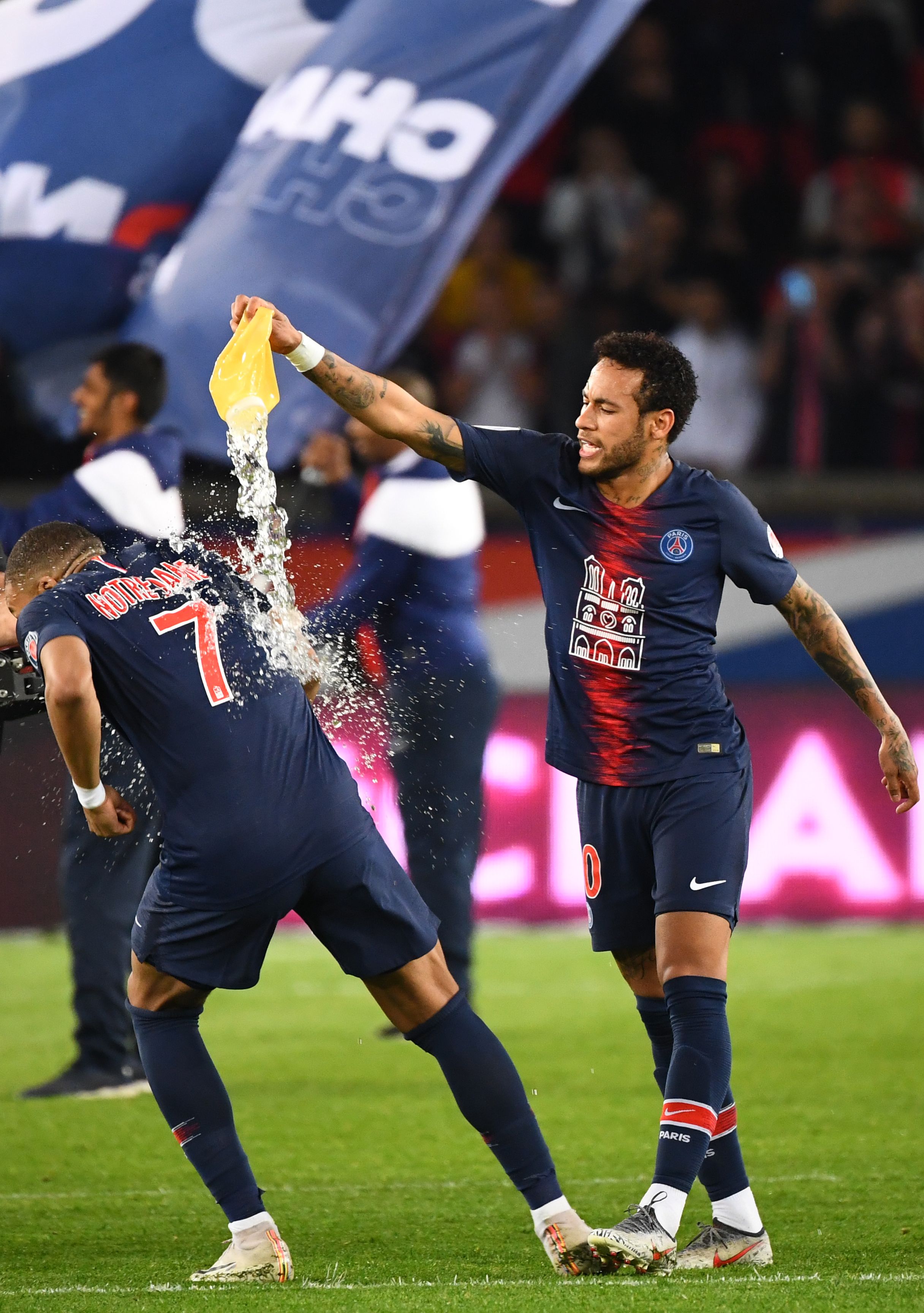 一河南球迷骑三轮车875公里，耗时19天抵达足协杯决赛地苏州（河南球迷骑三轮奔袭875公里，19天跋涉抵达苏州足协杯决赛）