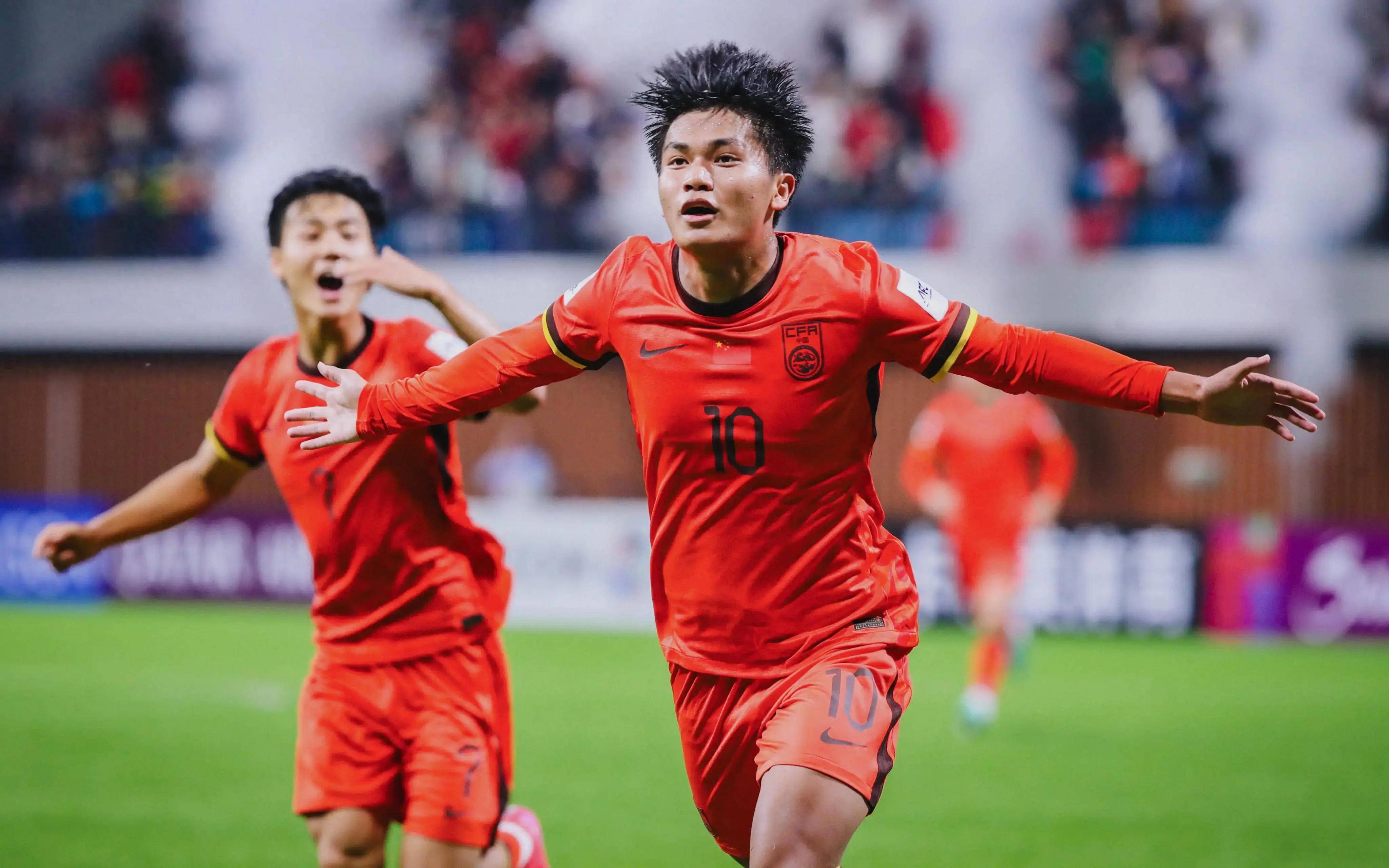 扑救率85.2%场均丢球0.57，斯维拉尔两项数据五大联赛门将第一（85.2%扑救率、场均0.57失球，斯维拉尔双项数据居五大联赛门将之首）