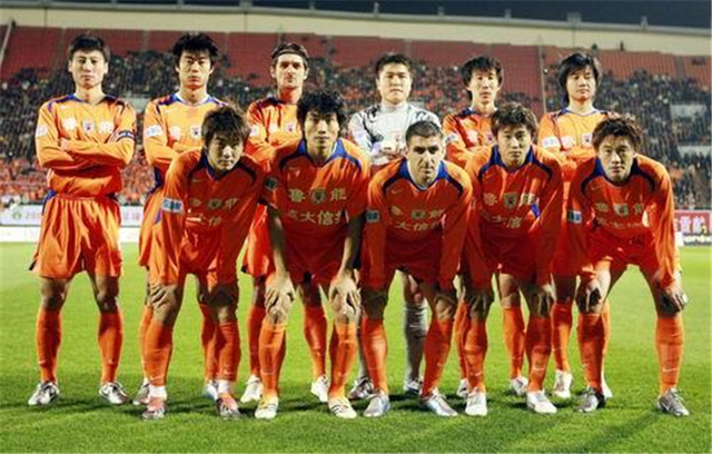 罗体：齐尔克泽愿意加盟罗马，但罗马先租后买报价被曼联拒绝（罗体：齐尔克泽愿投罗马，曼联已拒绝先租后买方案）