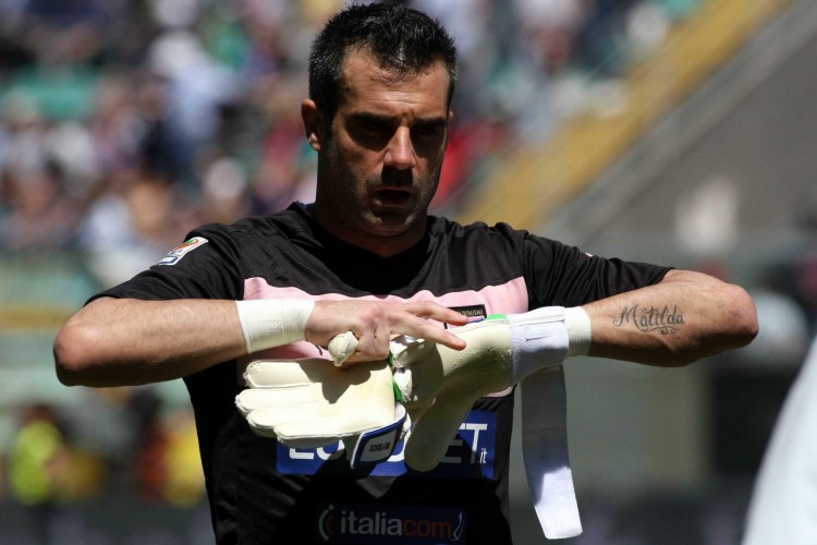 库尔图瓦：当下我肯定是最佳门将之一；没感觉更衣室关系不好（库尔图瓦：我如今无疑是顶级门将之一；未觉更衣室关系紧张）