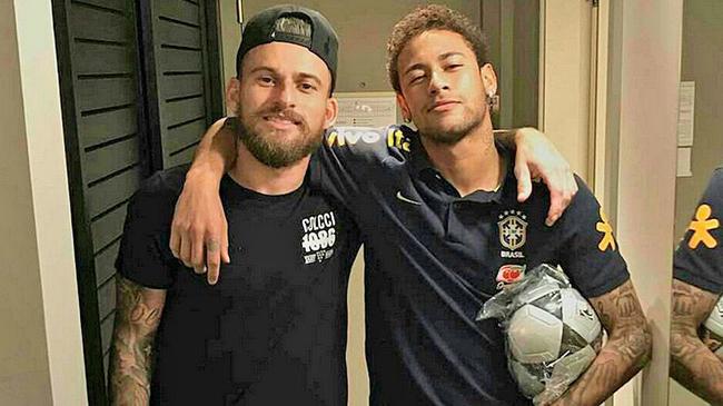 西甲半场：纳瓦罗、N.威廉姆斯建功，毕尔巴鄂2-0莱万特（西甲半场战报：纳瓦罗与N.威廉姆斯破门，毕尔巴鄂暂2-0领先莱万特）