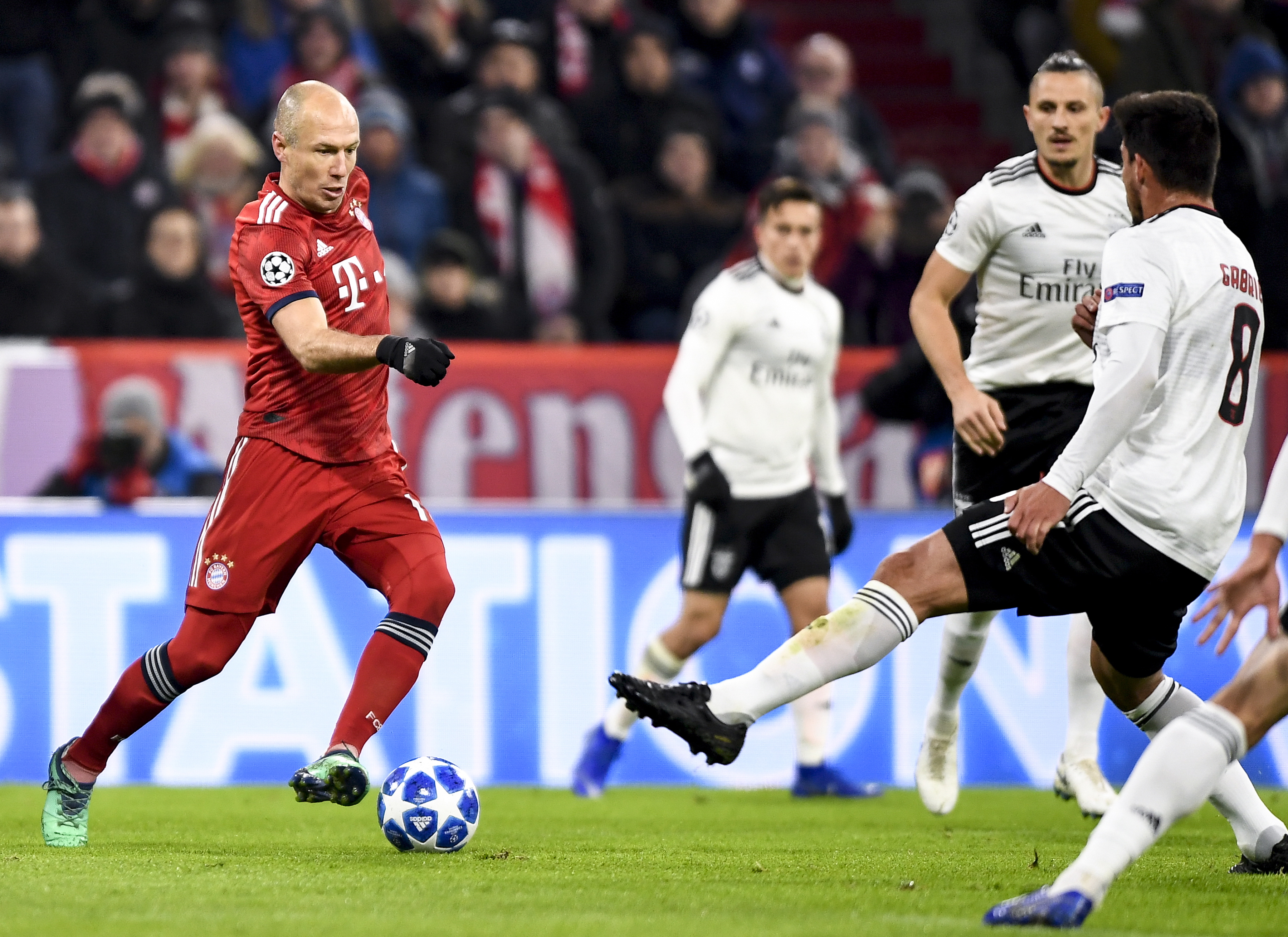 北马其顿新一期大名单：埃尔马斯领衔，英博外援阿利米在列（北马其顿公布新一期国家队名单：埃尔马斯挂帅，英博外援阿利米入选）