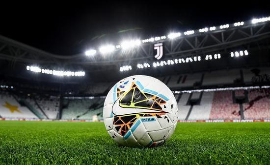 手感颇佳！乔治半场8中6轻取14分2抢断（乔治状态火热，上半场8投6中砍下14分外加2次抢断）