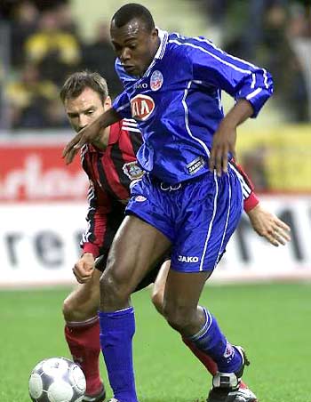 西蒙尼：巴埃纳在不同位置都能帮我们；我们有很大提升空间（西蒙尼：巴埃纳能胜任多位置助力球队，我们还有很大进步空间）