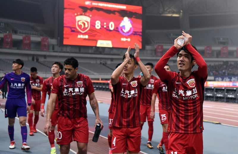 曼城有望大胜桑德兰，展现沉稳防守，争夺英超积分榜席位。（曼城有望横扫桑德兰，凭稳健防守冲击英超前列）