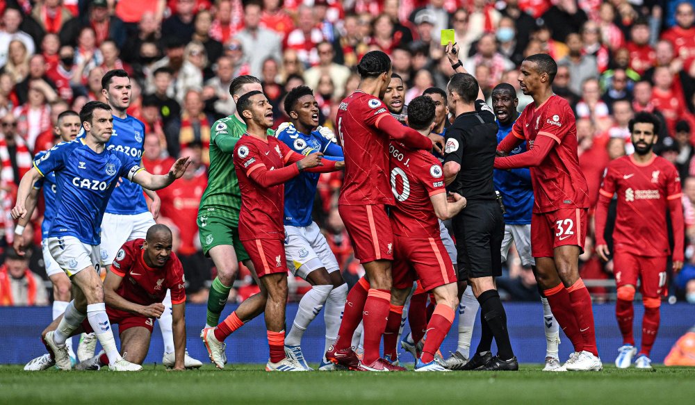 齐达内：小球员要先感受到足球的乐趣，再考虑职业发展问题（齐达内：先让孩子爱上足球，再谈职业道路）