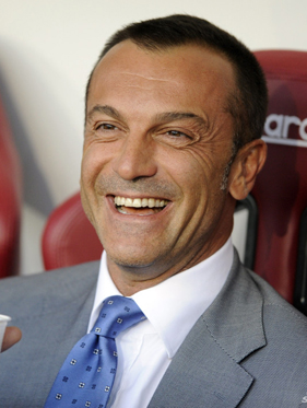 3场3球，成都B队艾孜买提当选中乙10月最佳球员／最佳青年球员（3战3球！成都B队艾孜买提荣膺中乙10月最佳球员与最佳青年球员）