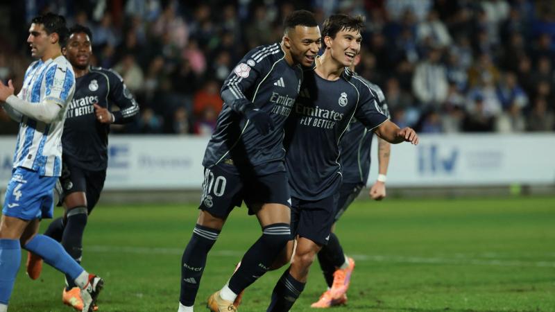 上海海港豪取连胜（上海海港连战连捷）